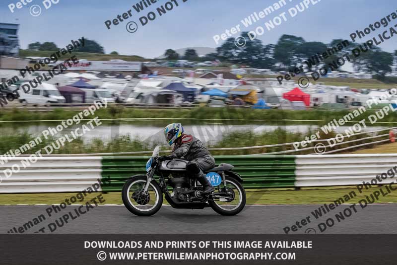 Vintage motorcycle club;eventdigitalimages;mallory park;mallory park trackday photographs;no limits trackdays;peter wileman photography;trackday digital images;trackday photos;vmcc festival 1000 bikes photographs